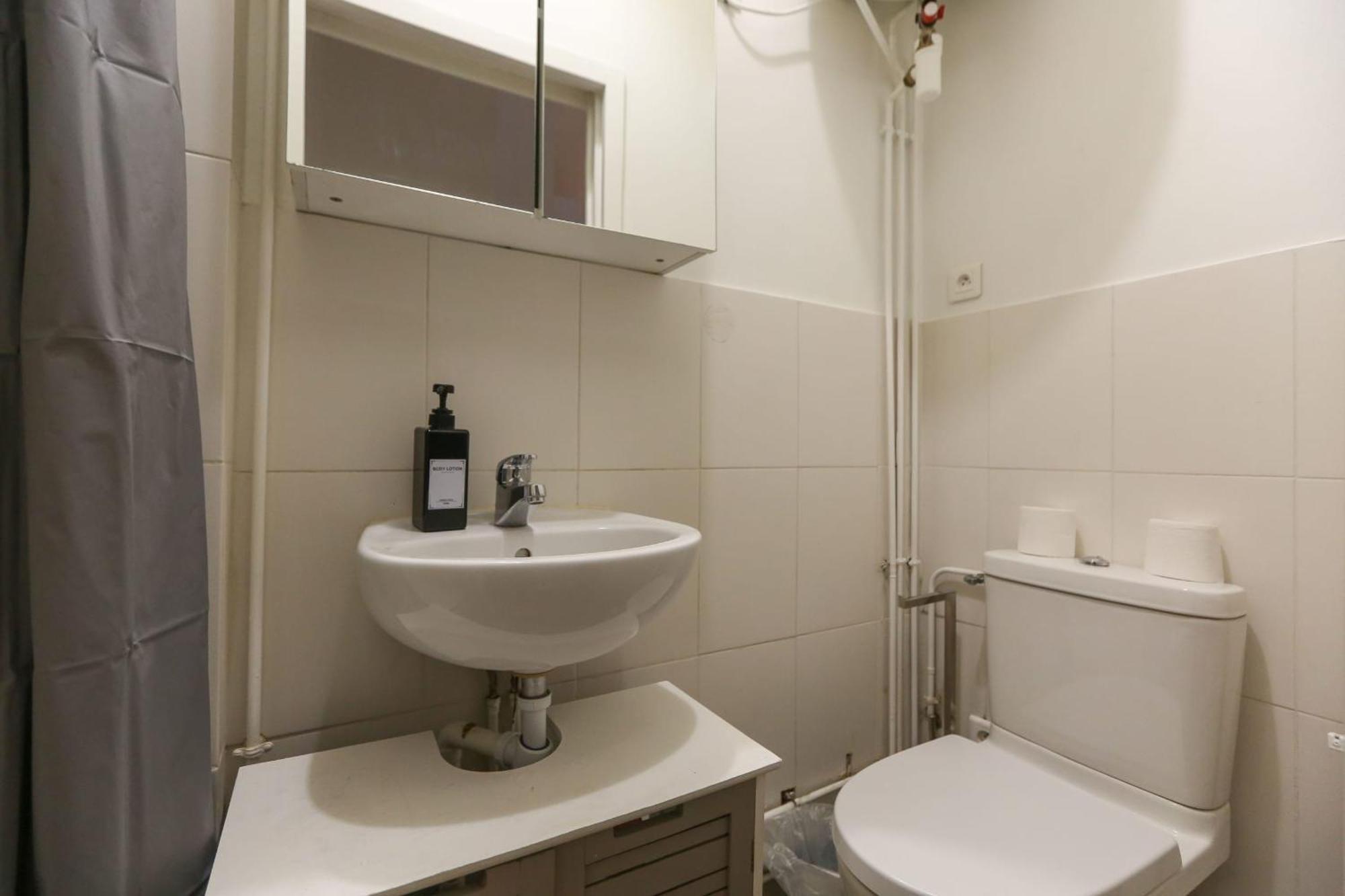 Nice And Comfortable Studio Apartment Paris Exterior photo