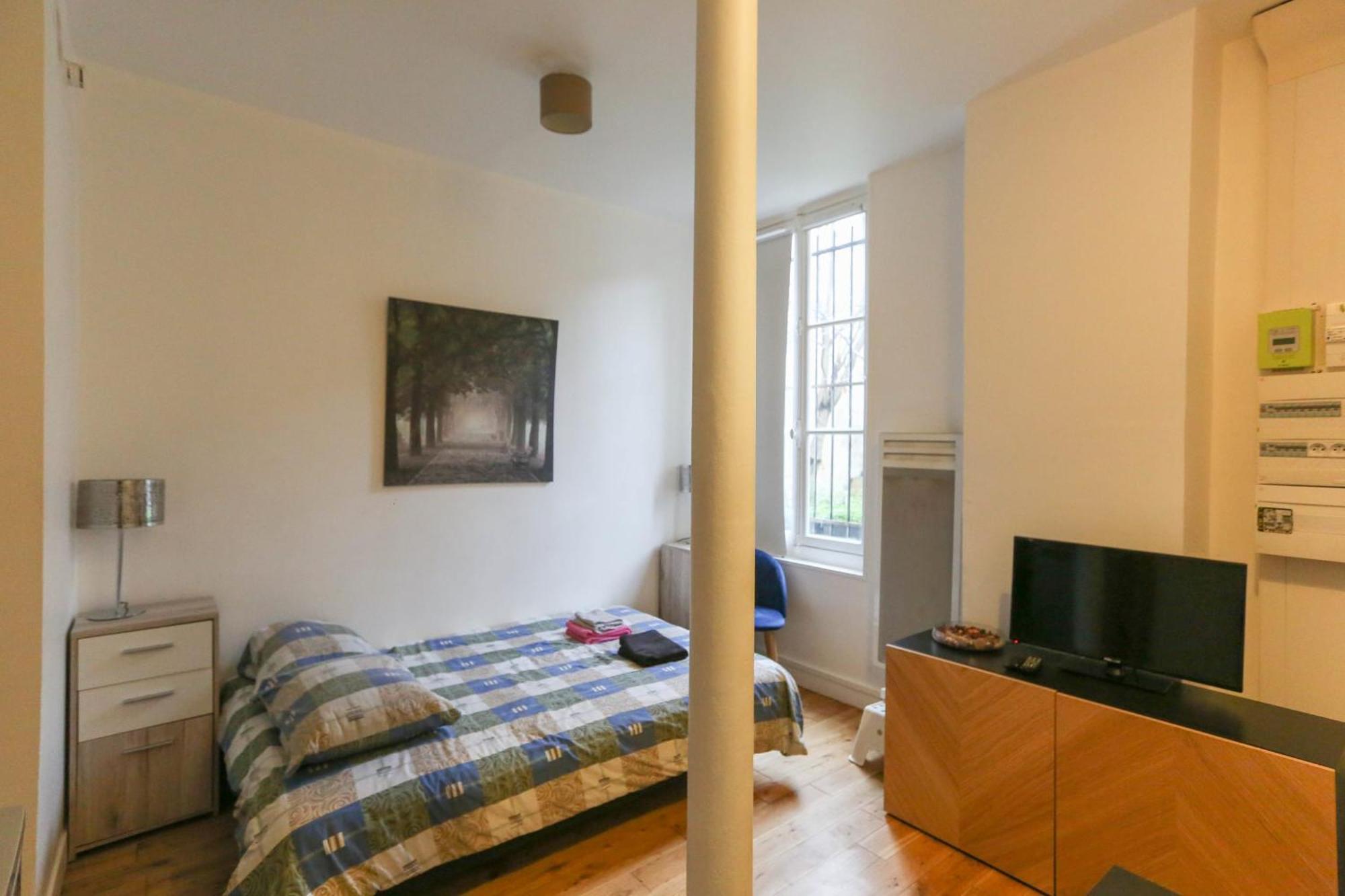 Nice And Comfortable Studio Apartment Paris Exterior photo
